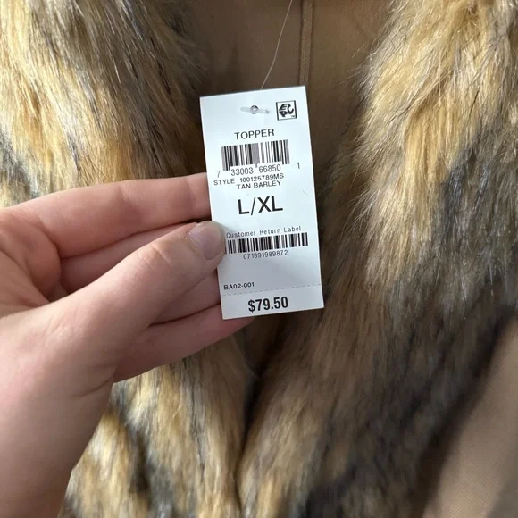 JM Collection Tan Cape Shawl with Faux Fur Trim NWT - Picture 3 of 6